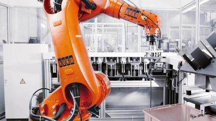 從普通機(jī)械到智慧大腦 工業(yè)機(jī)器人如何重塑制造未來(lái)